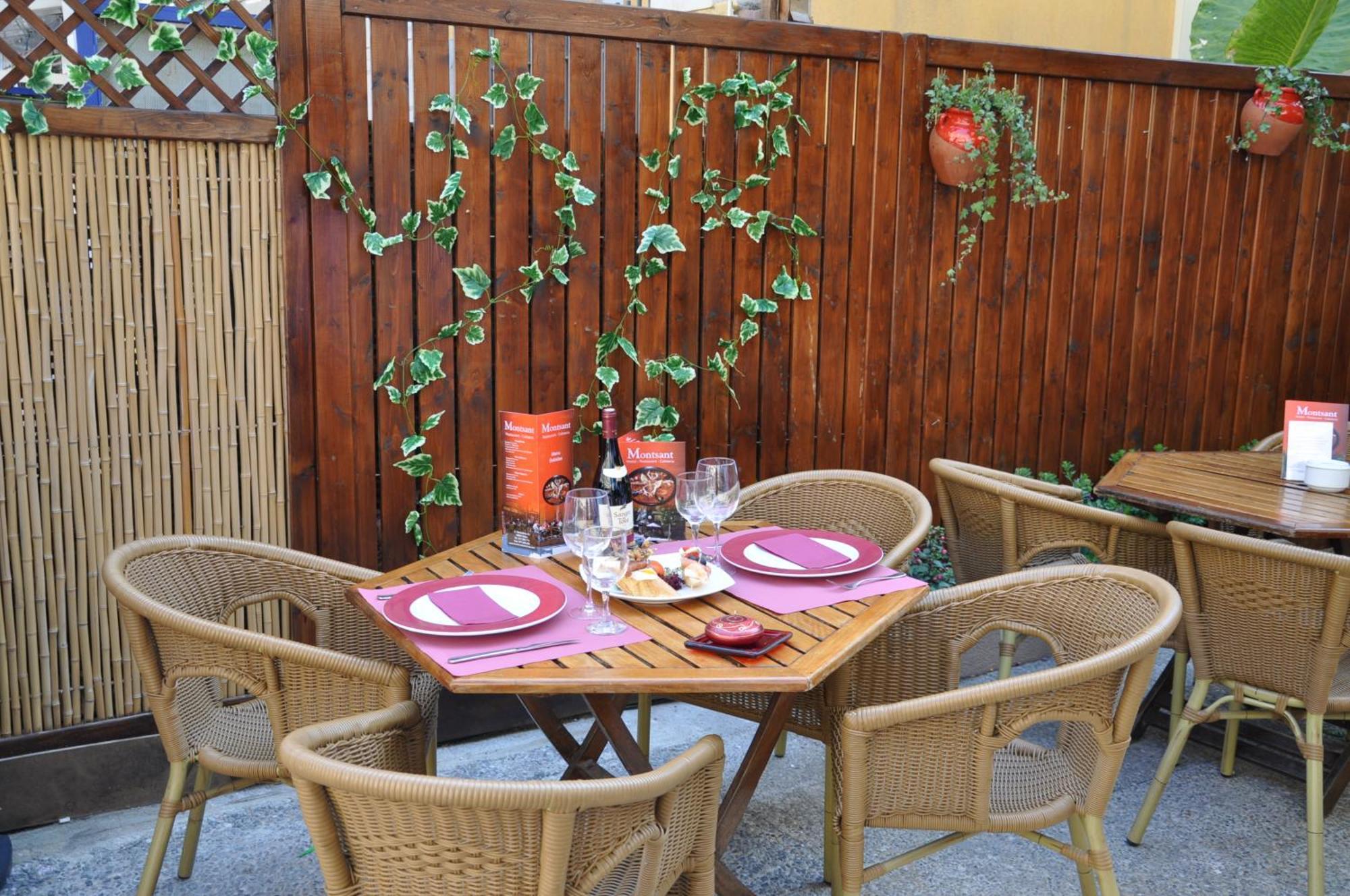 Hostal Montsant Салоу Экстерьер фото