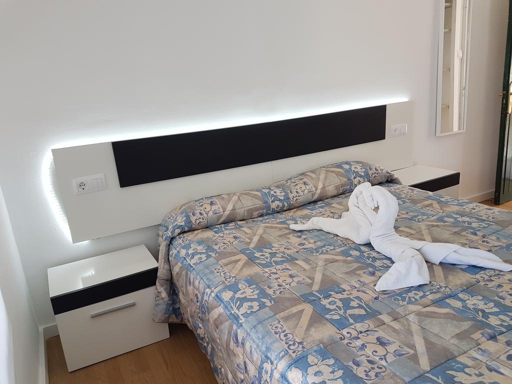 Hostal Montsant Салоу Экстерьер фото