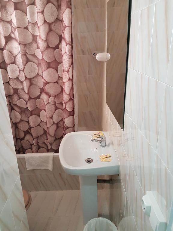 Hostal Montsant Салоу Экстерьер фото