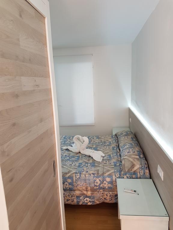 Hostal Montsant Салоу Экстерьер фото