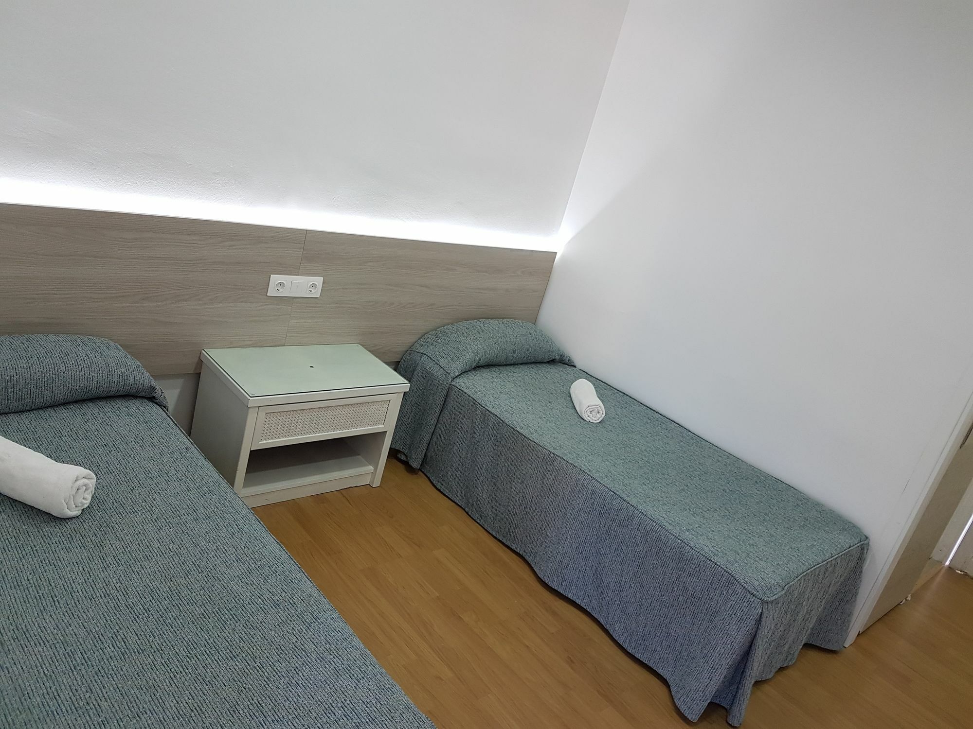 Hostal Montsant Салоу Экстерьер фото