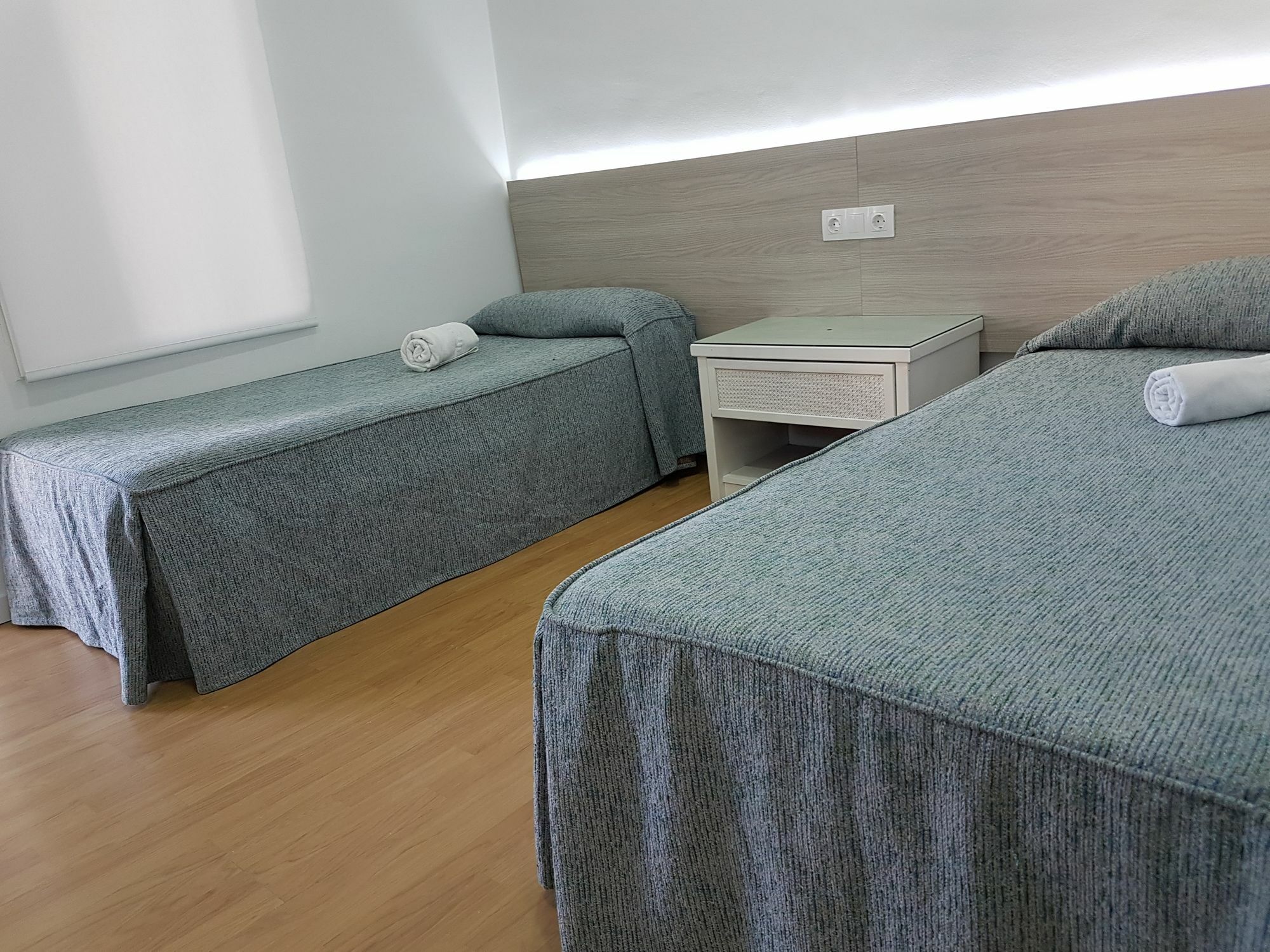 Hostal Montsant Салоу Экстерьер фото